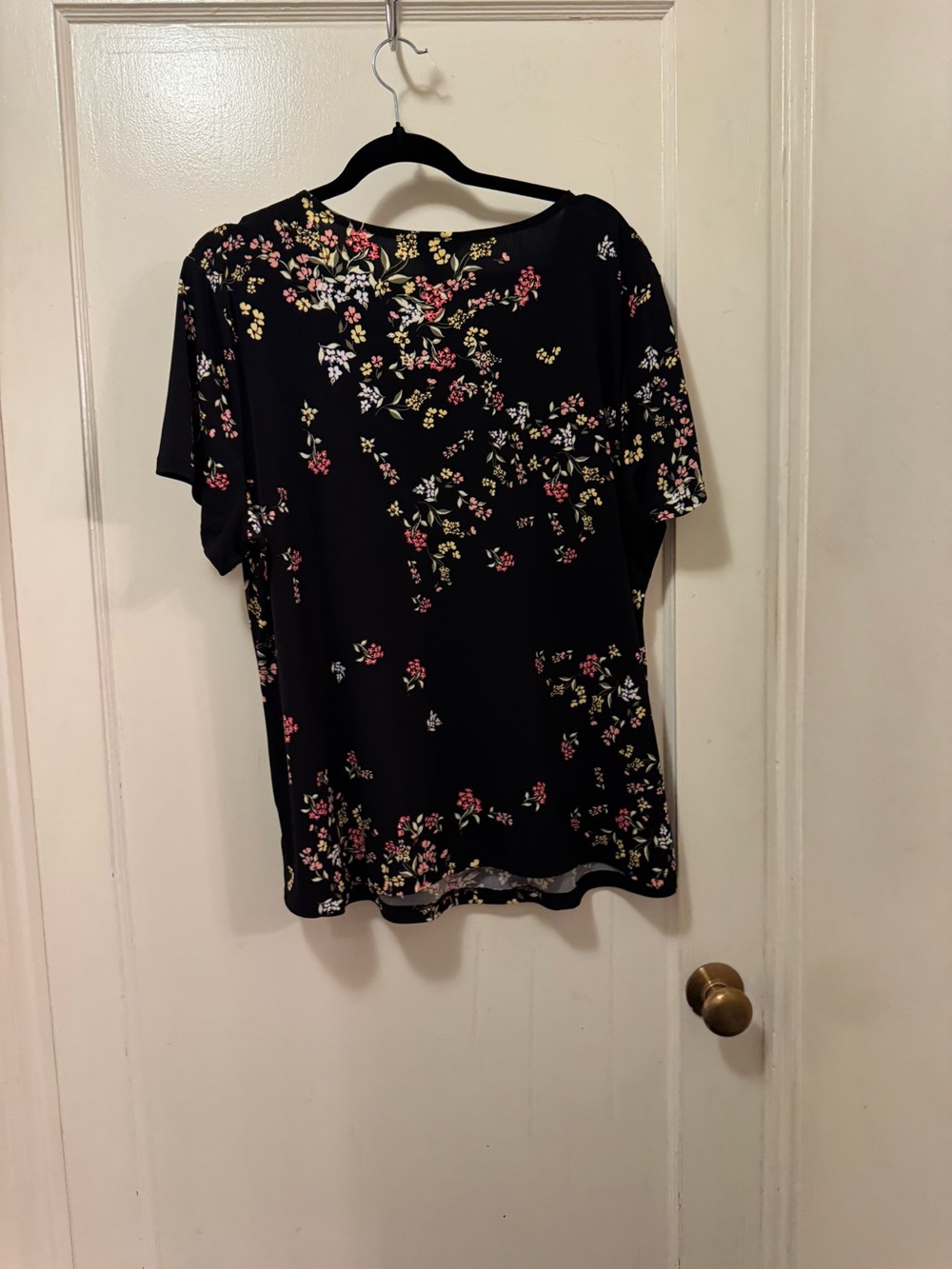 Liz Claiborne Black Short-Sleeve Top with Pink and Yellow Floral Print
